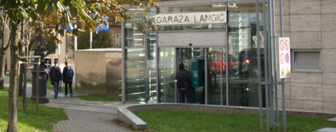 Garaža - Langov trg